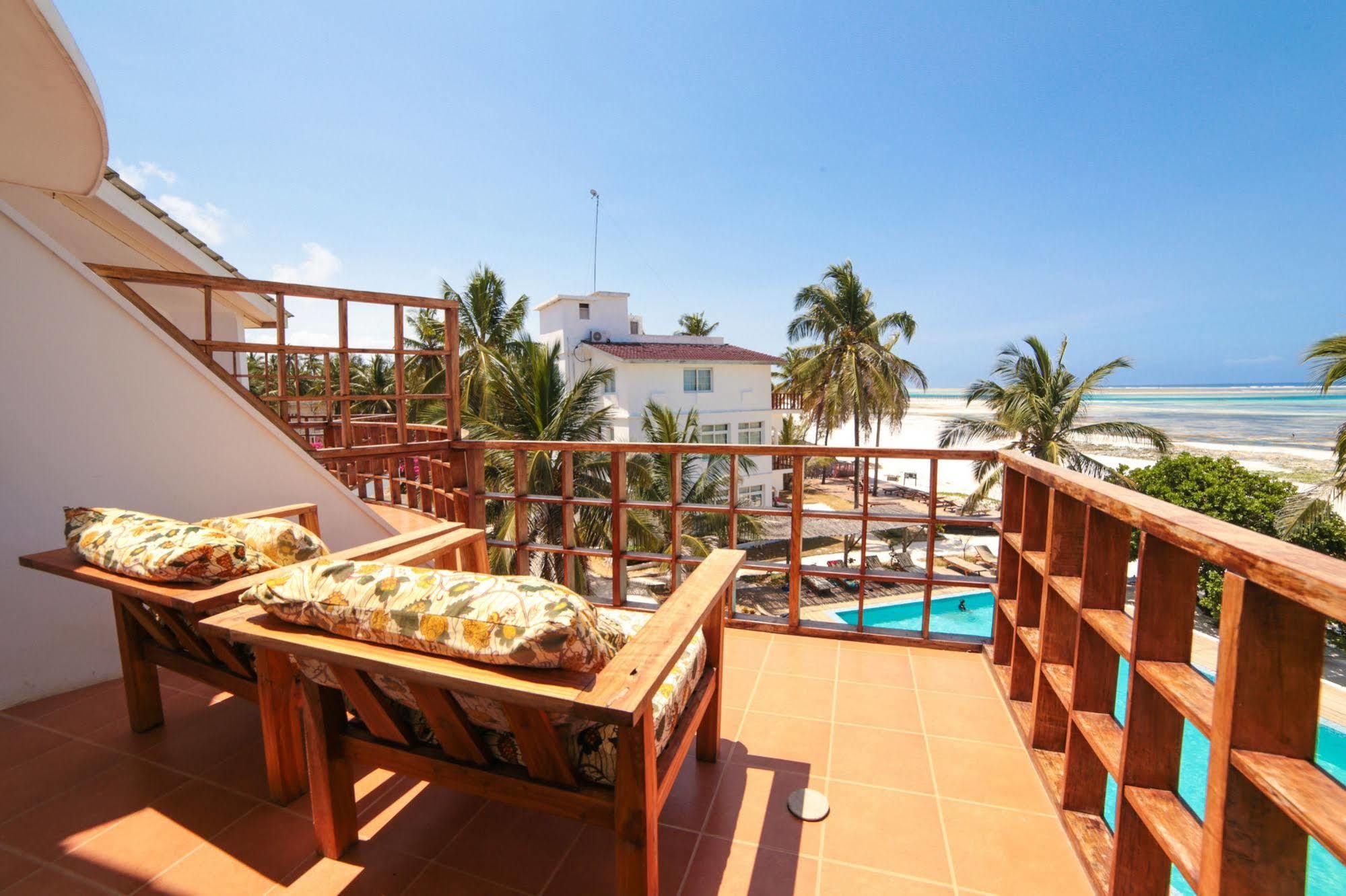 Hotel Albatross Ocean View à Dongwe Extérieur photo
